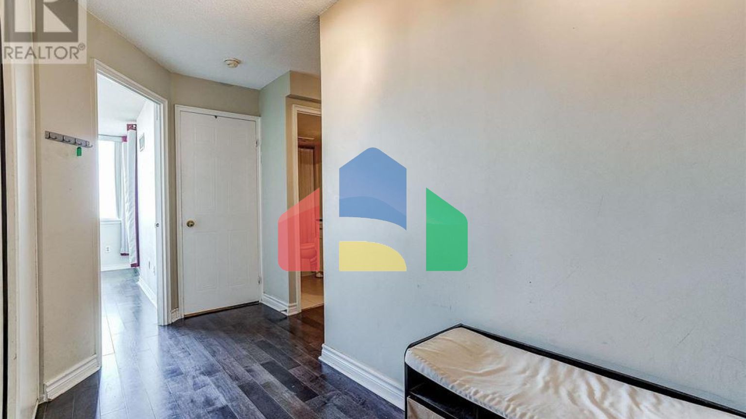 Residential - Condo/Apartment - Mississauga, Canada - Canada