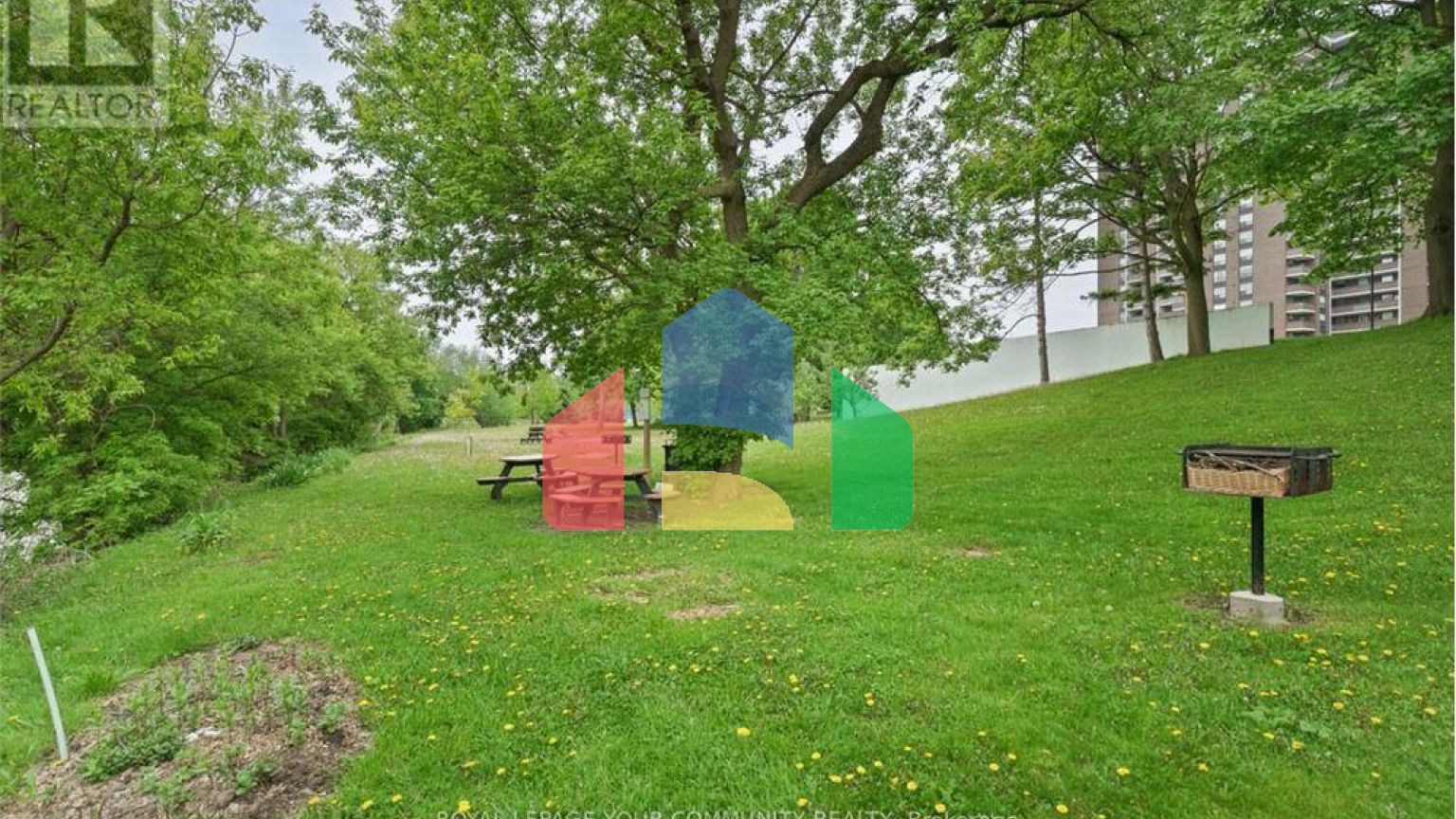 Residential - Condo/Apartment - Mississauga, Canada - Canada