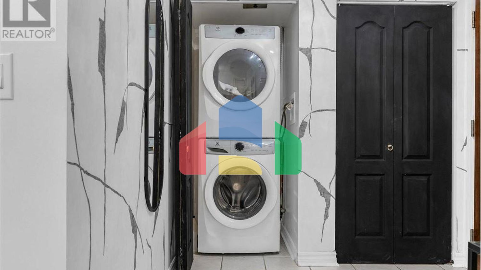 Residential - Condo/Apartment - Mississauga, Canada - Canada