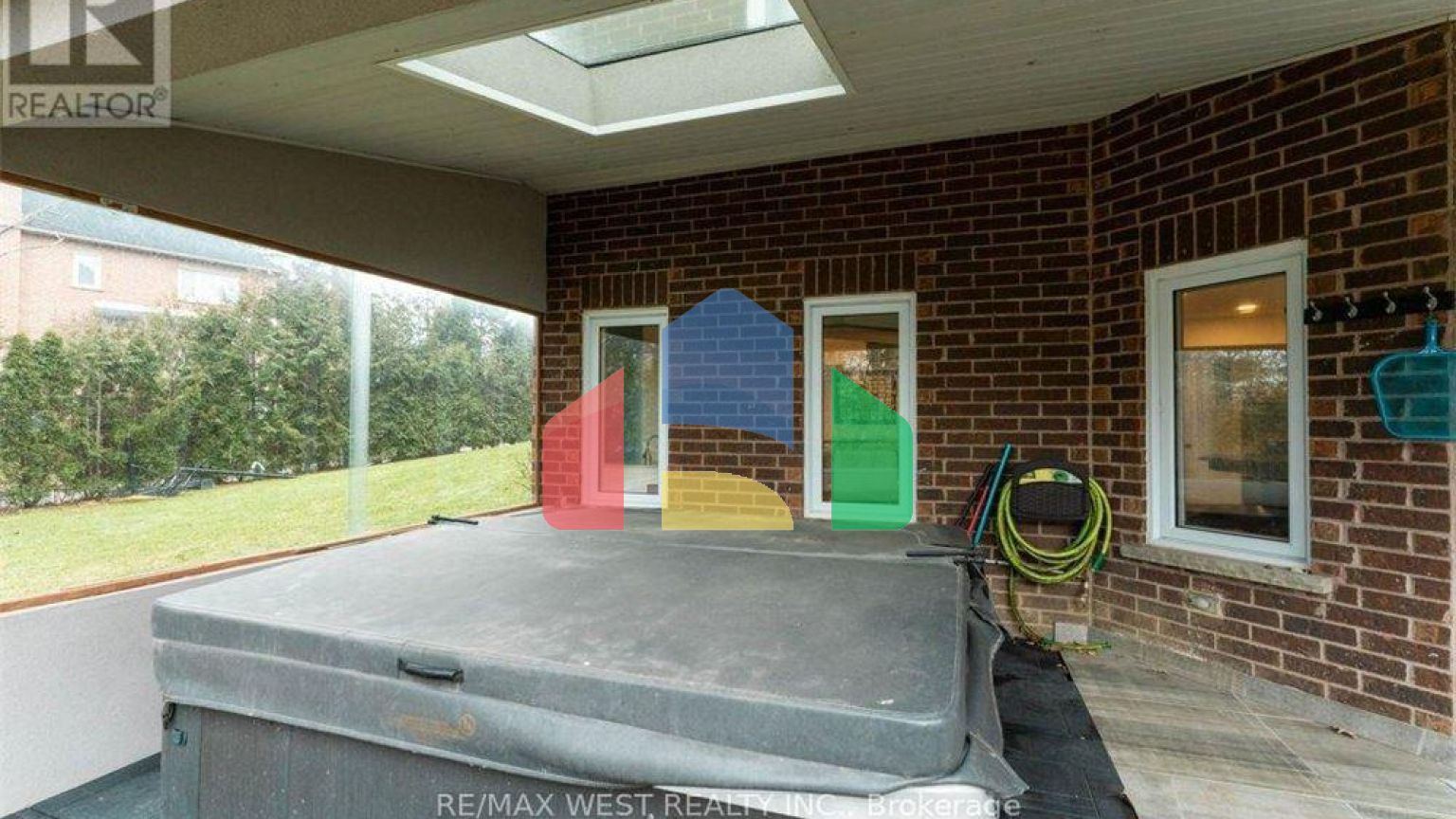 Residential - Single Family Home - Mississauga, Canada - Canada