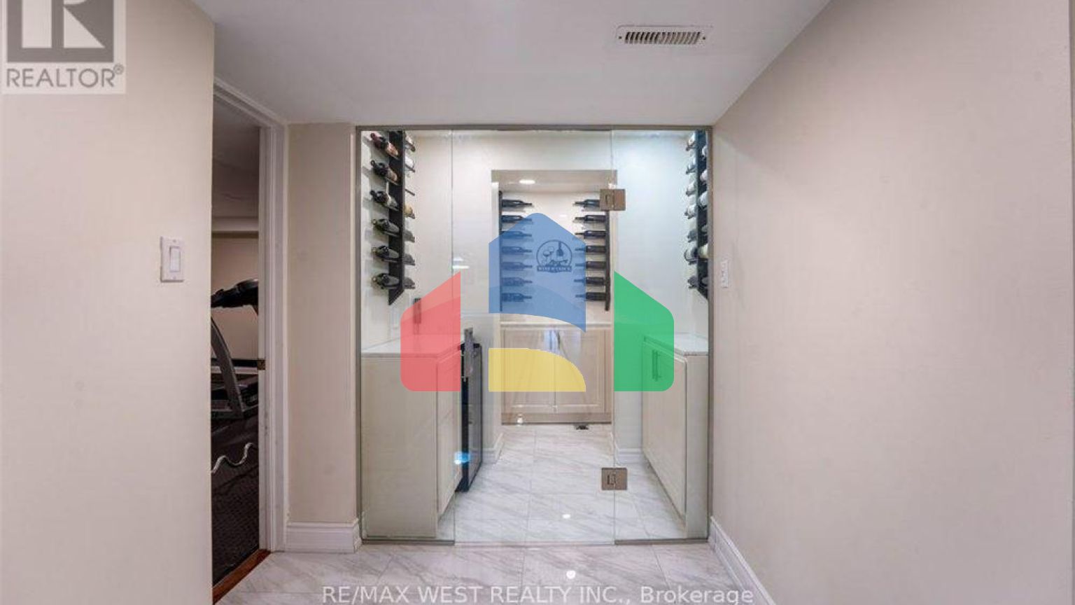 Residential - Single Family Home - Mississauga, Canada - Canada