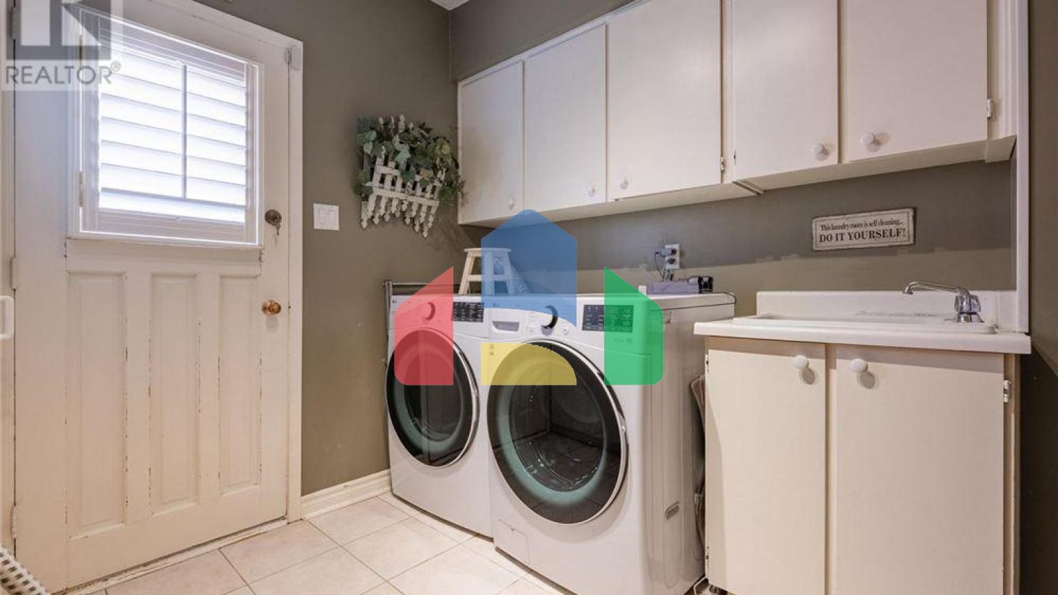 Residential - Single Family Home - Mississauga, Canada - Canada