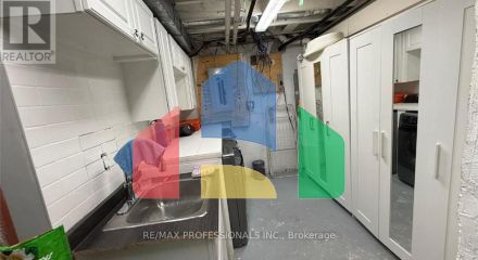 Residential - Single Family Home - Mississauga, Canada - Canada