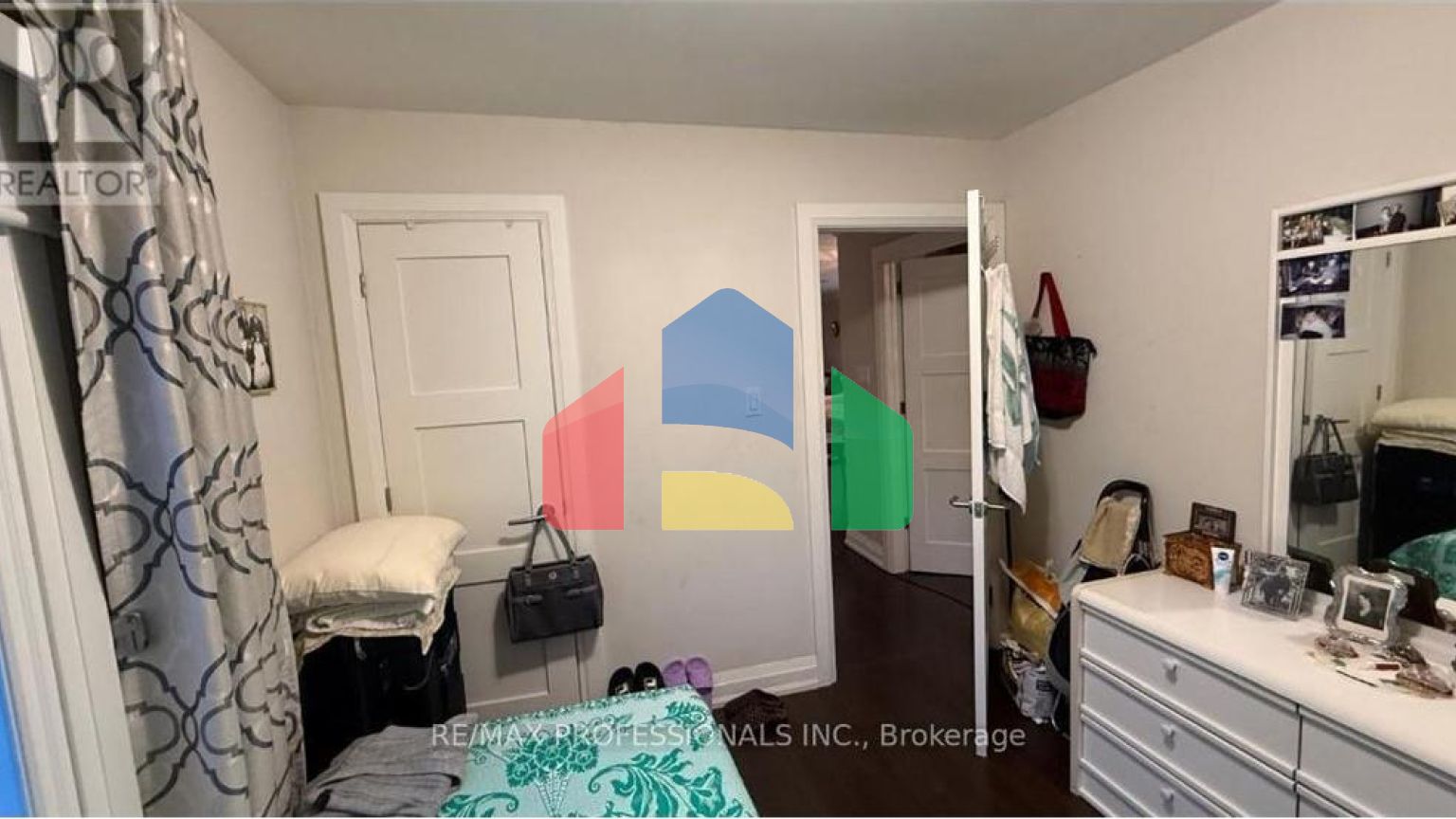 Residential - Single Family Home - Mississauga, Canada - Canada