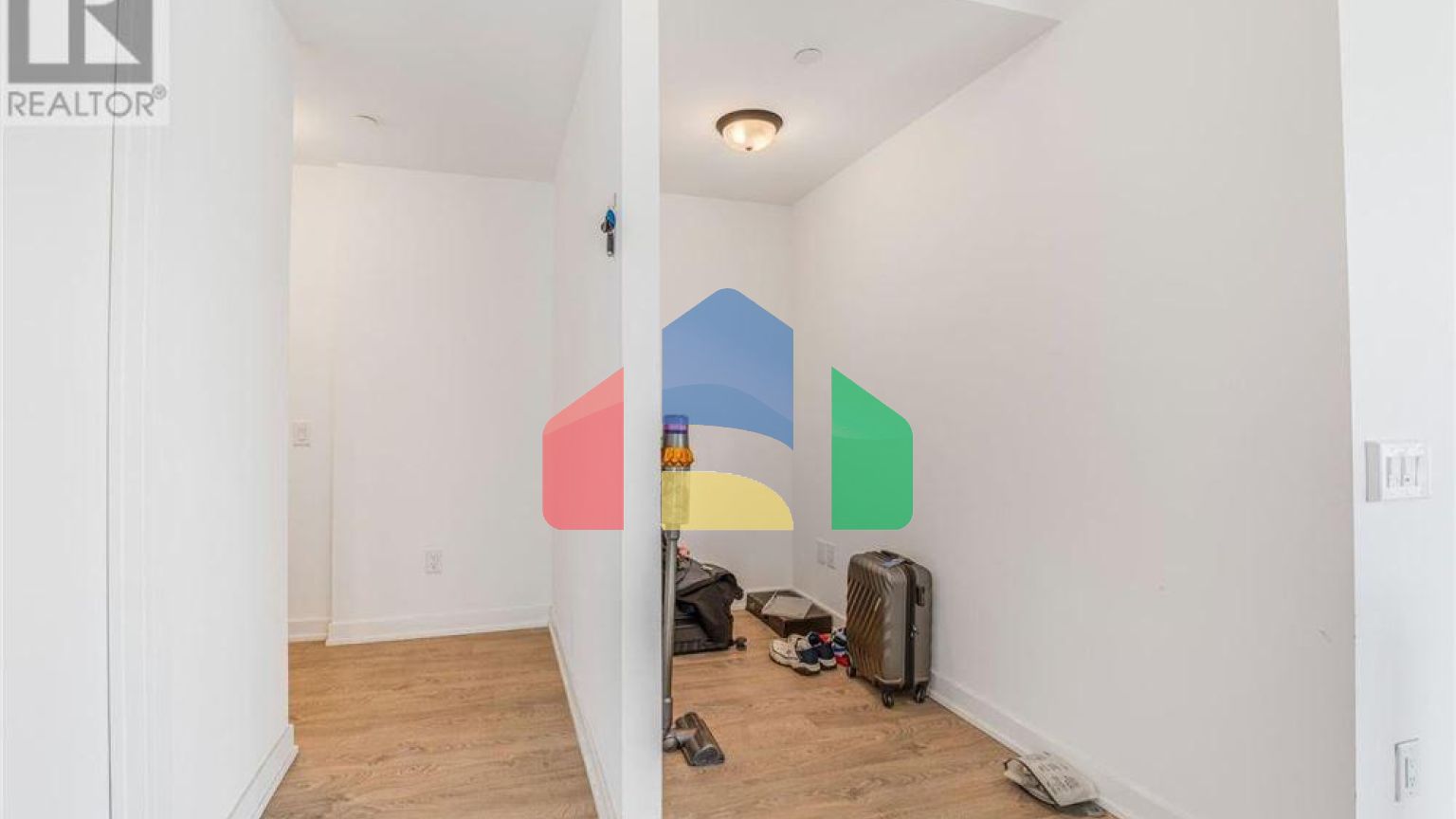 Residential - Single Family Home - Mississauga, Canada - Canada