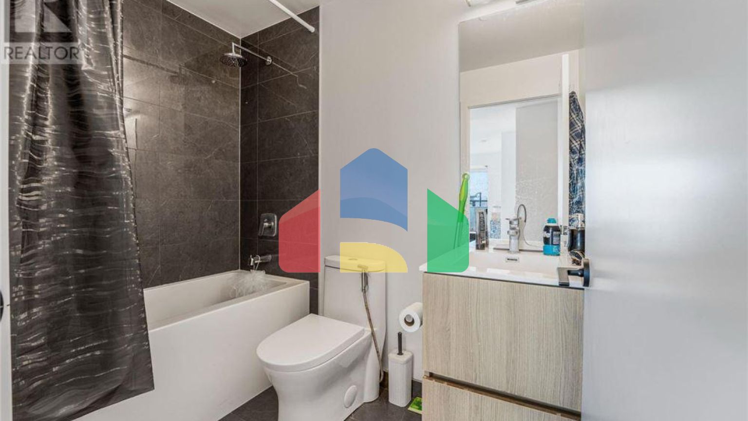 Residential - Single Family Home - Mississauga, Canada - Canada