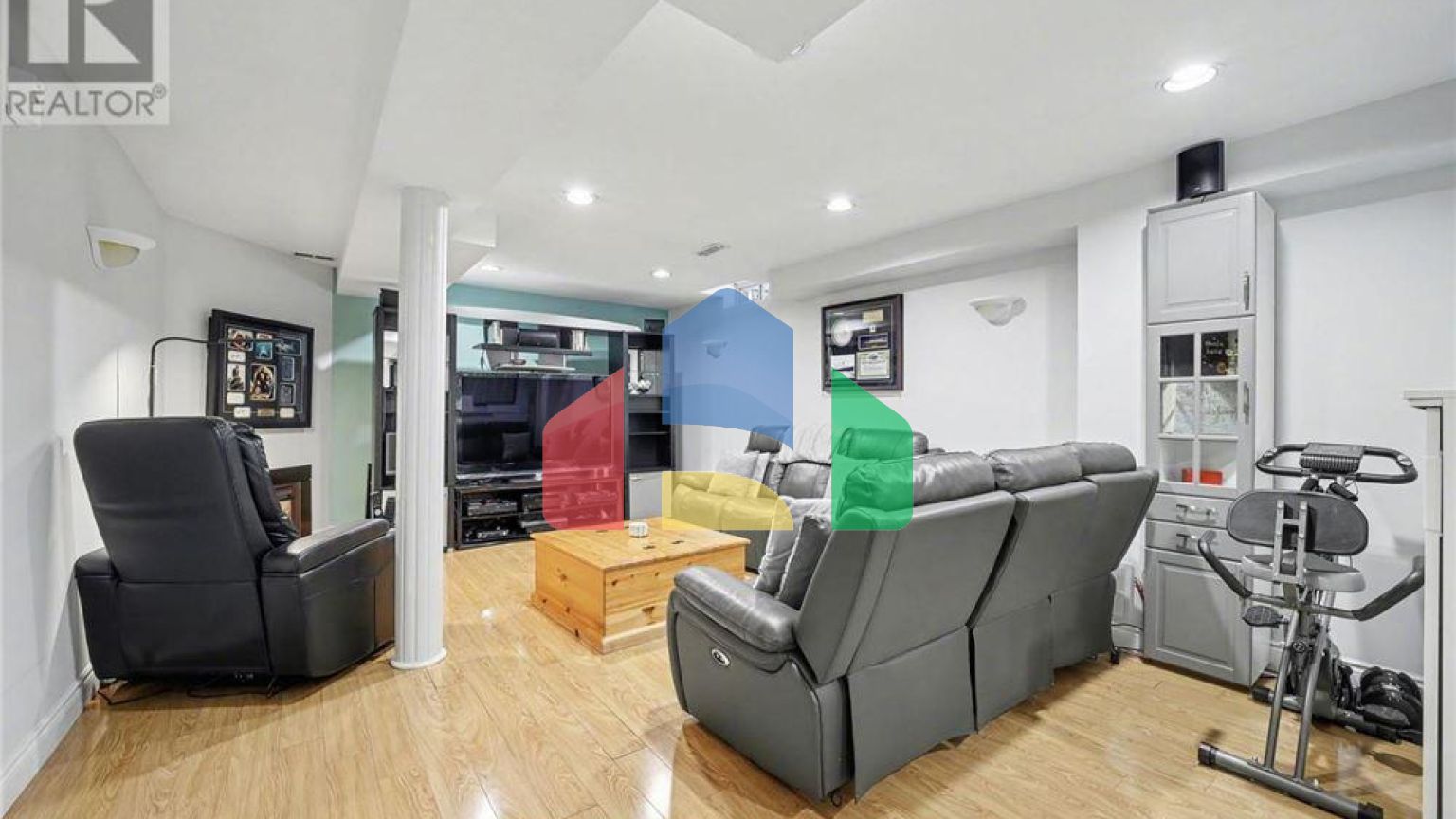 Residential - Single Family Home - Mississauga, Canada - Canada