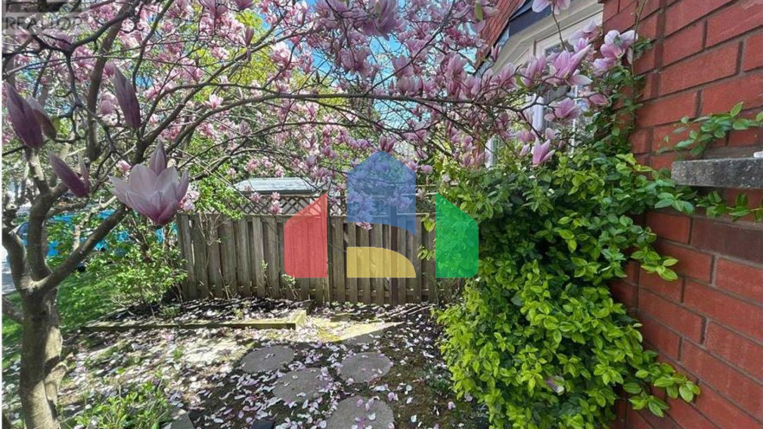 Residential - Single Family Home - Mississauga, Canada - Canada