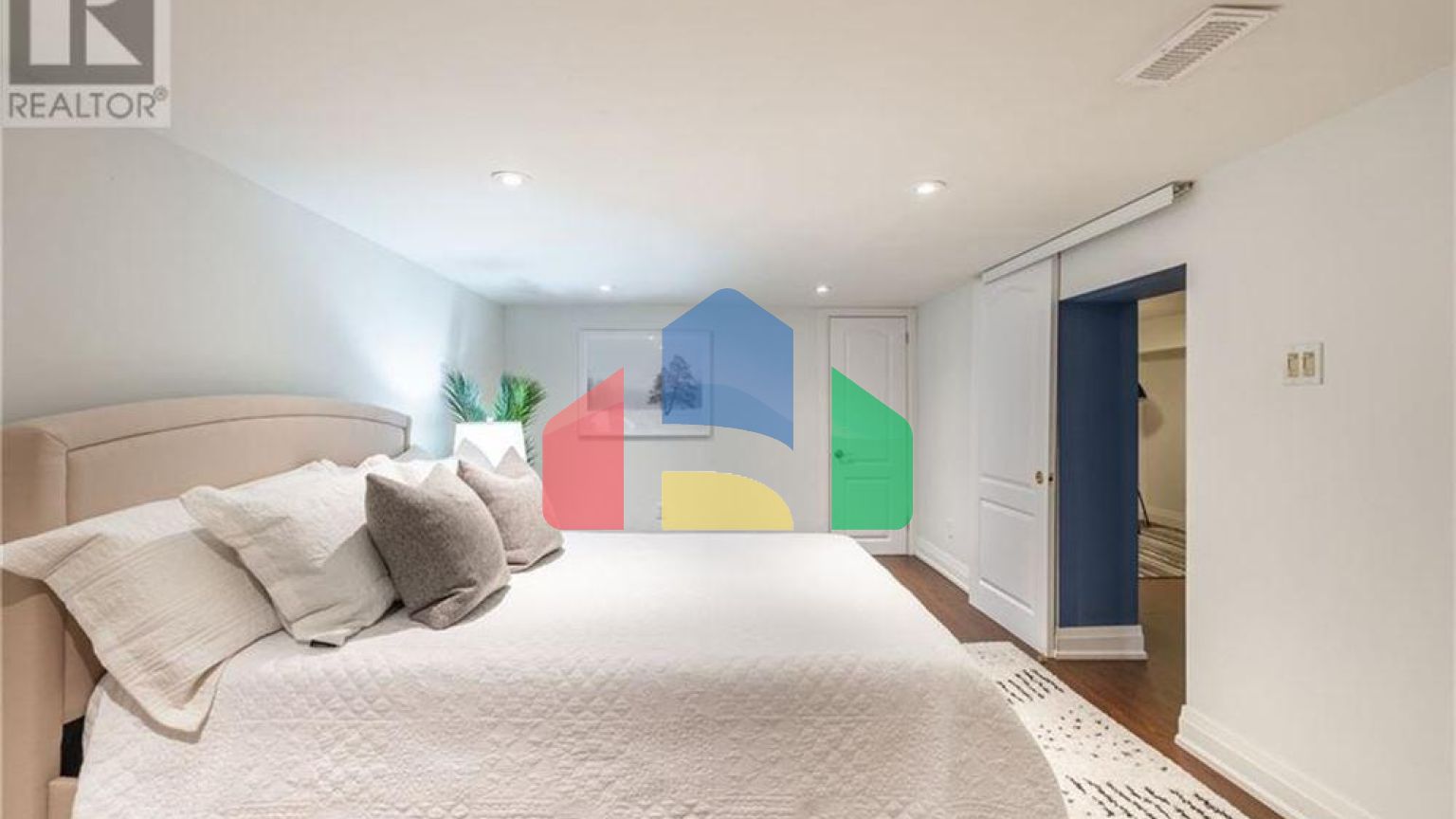 Residential - Single Family Home - Mississauga, Canada - Canada