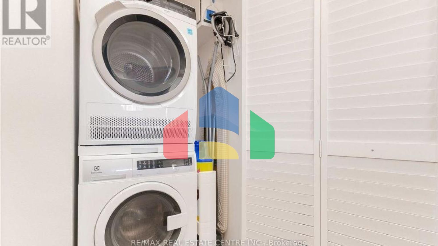 Residential - Condo/Apartment - Mississauga, Canada - Canada