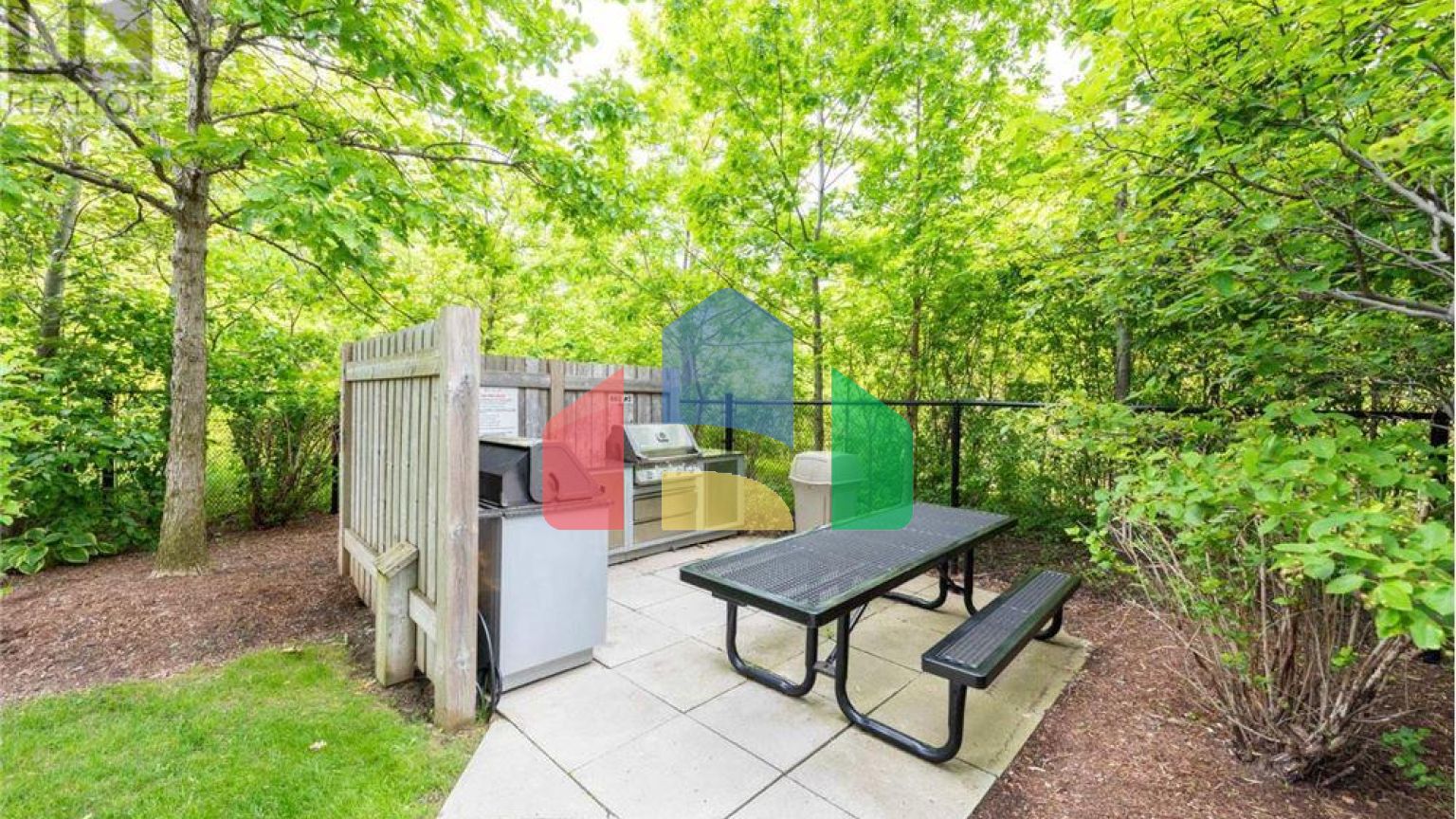 Residential - Condo/Apartment - Mississauga, Canada - Canada