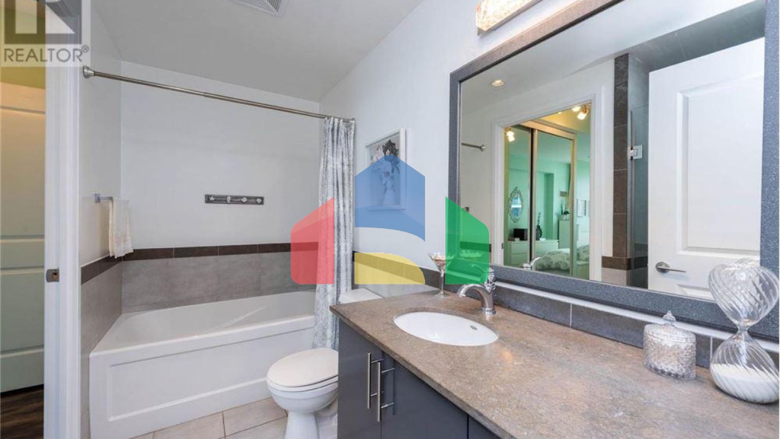 Residential - Condo/Apartment - Mississauga, Canada - Canada