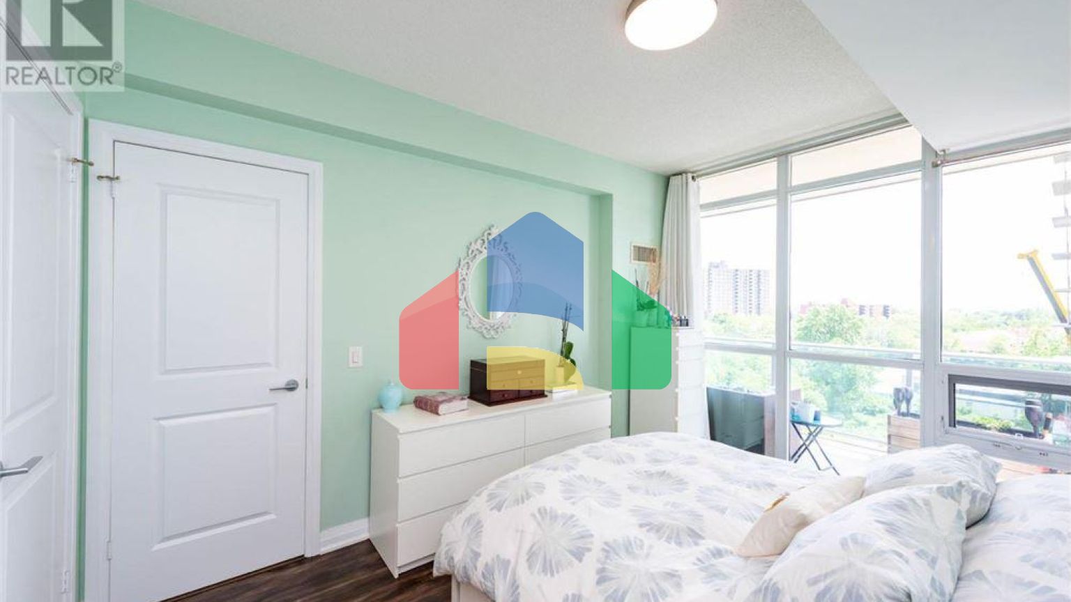 Residential - Condo/Apartment - Mississauga, Canada - Canada