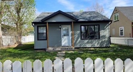 Residential - Single Family Home - Moose Jaw, Canada - Canada