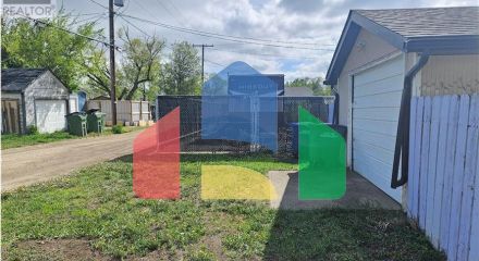 Residential - Single Family Home - Moose Jaw, Canada - Canada