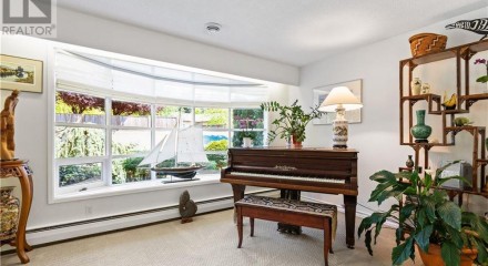 Residential - Single Family Home - Nanaimo, Canada - Canada