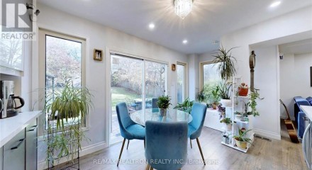 Residential - Single Family Home - Newmarket, Canada - Canada