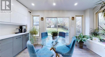 Residential - Single Family Home - Newmarket, Canada - Canada