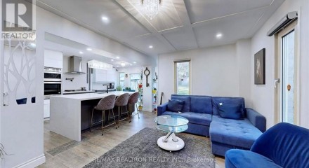 Residential - Single Family Home - Newmarket, Canada - Canada