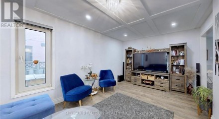 Residential - Single Family Home - Newmarket, Canada - Canada