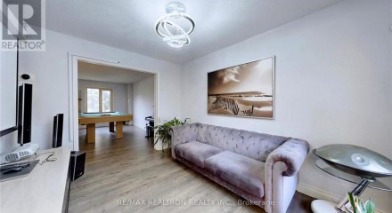 Residential - Single Family Home - Newmarket, Canada - Canada