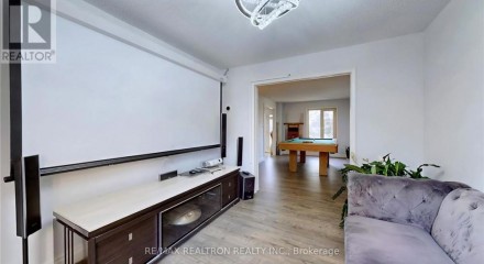 Residential - Single Family Home - Newmarket, Canada - Canada