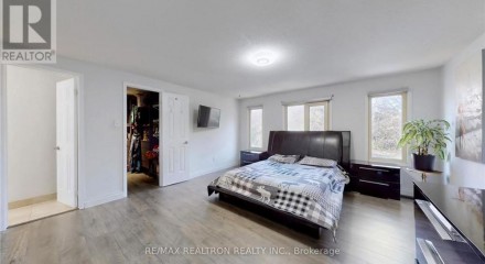 Residential - Single Family Home - Newmarket, Canada - Canada