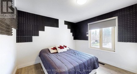 Residential - Single Family Home - Newmarket, Canada - Canada