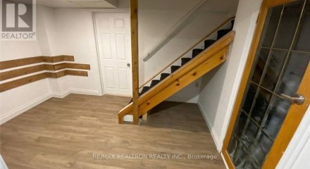 Residential - Single Family Home - Newmarket, Canada - Canada