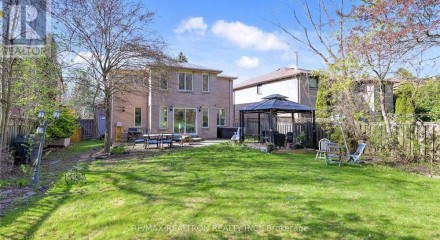 Residential - Single Family Home - Newmarket, Canada - Canada