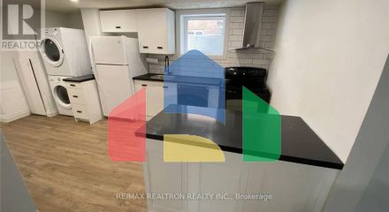 Residential - Single Family Home - Newmarket, Canada - Canada