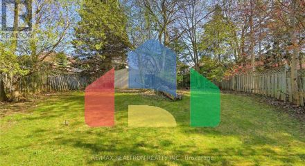 Residential - Single Family Home - Newmarket, Canada - Canada