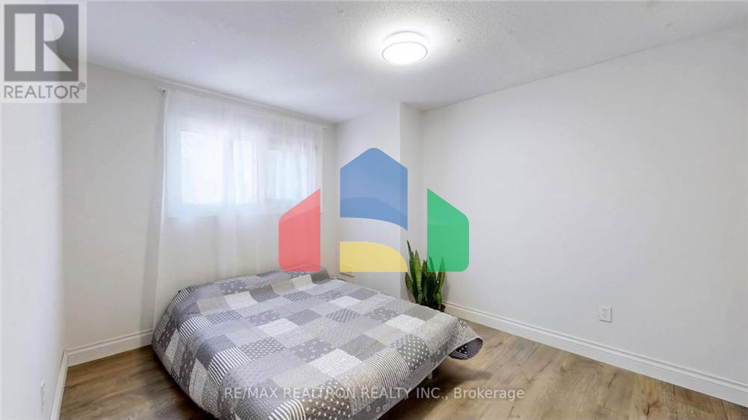 Residential - Single Family Home - Newmarket, Canada - Canada