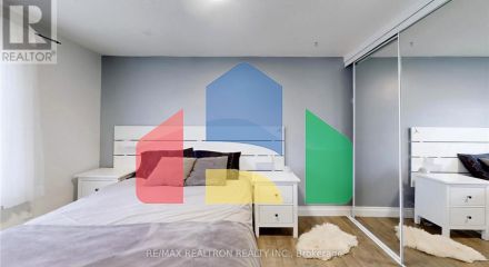 Residential - Single Family Home - Newmarket, Canada - Canada