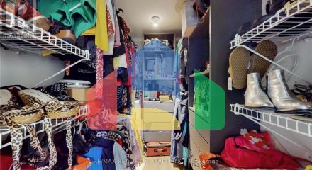 Residential - Single Family Home - Newmarket, Canada - Canada