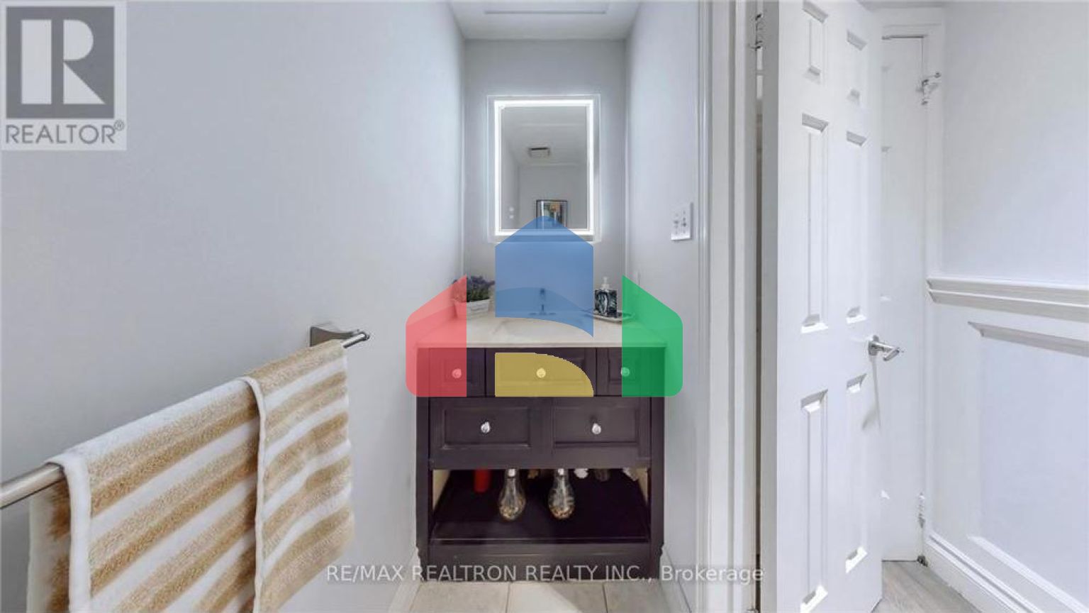 Residential - Single Family Home - Newmarket, Canada - Canada