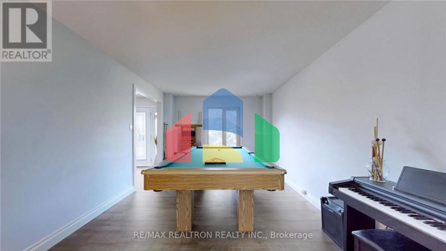 Residential - Single Family Home - Newmarket, Canada - Canada