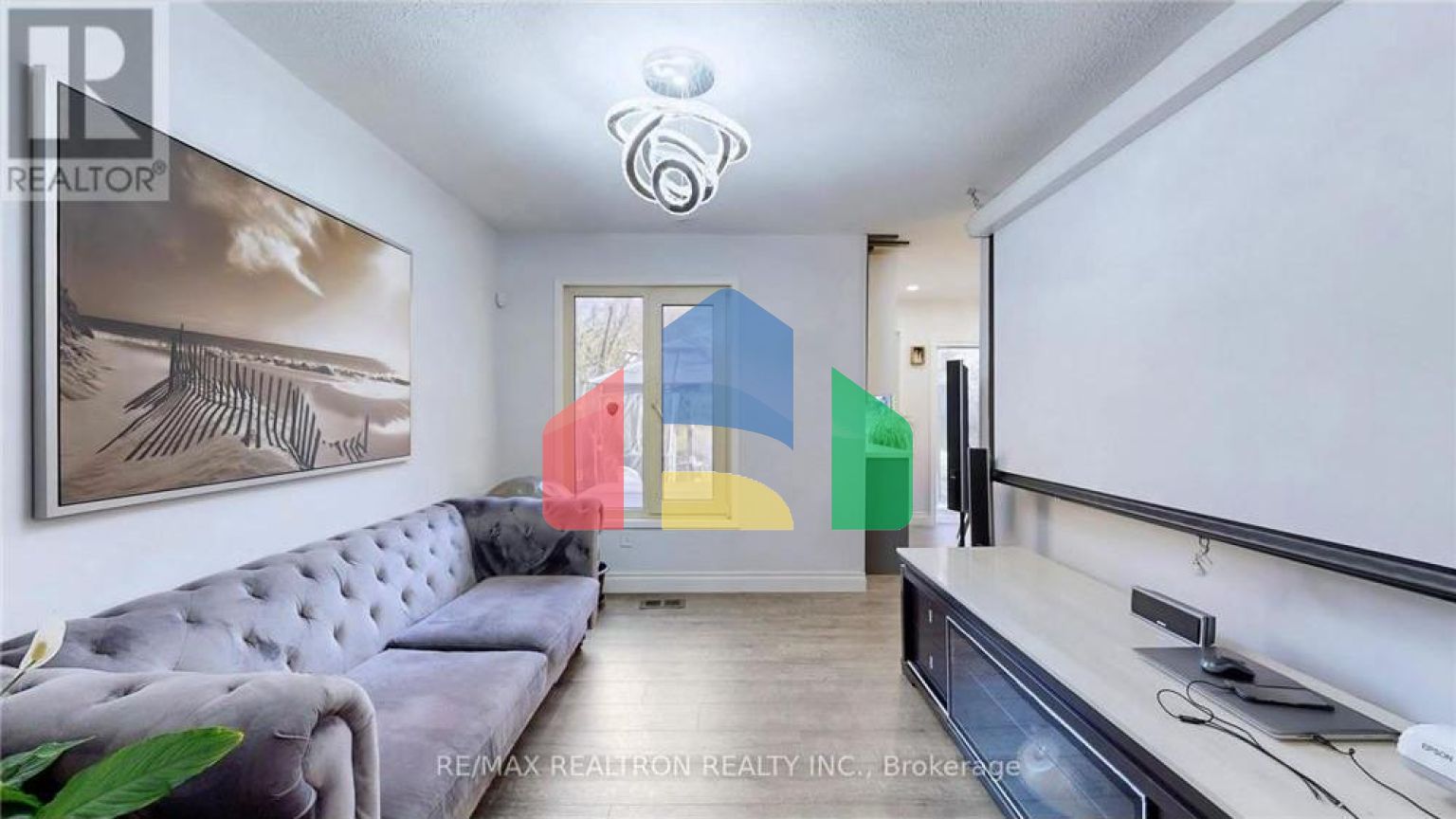 Residential - Single Family Home - Newmarket, Canada - Canada