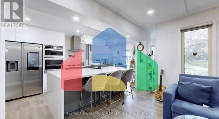 Residential - Single Family Home - Newmarket, Canada - Canada