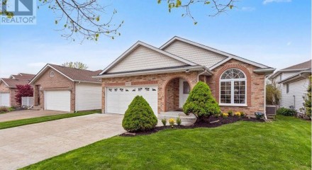 Residential - Single Family Home - Niagara Falls, Canada - Canada
