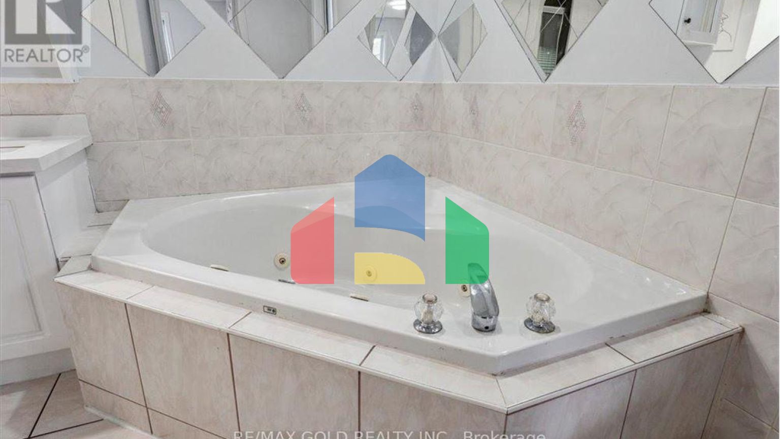 Residential - Single Family Home - Niagara Falls, Canada - Canada