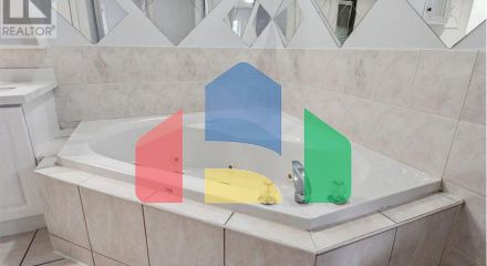 Residential - Single Family Home - Niagara Falls, Canada - Canada