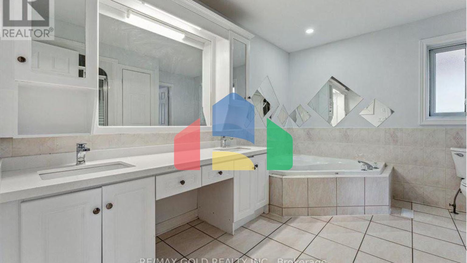 Residential - Single Family Home - Niagara Falls, Canada - Canada