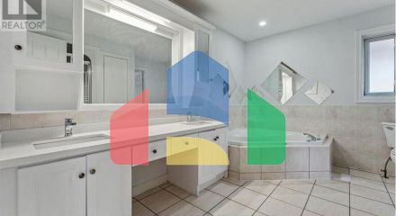 Residential - Single Family Home - Niagara Falls, Canada - Canada