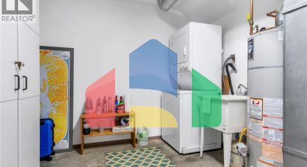 Residential - Townhouse - North Vancouver, Canada - Canada