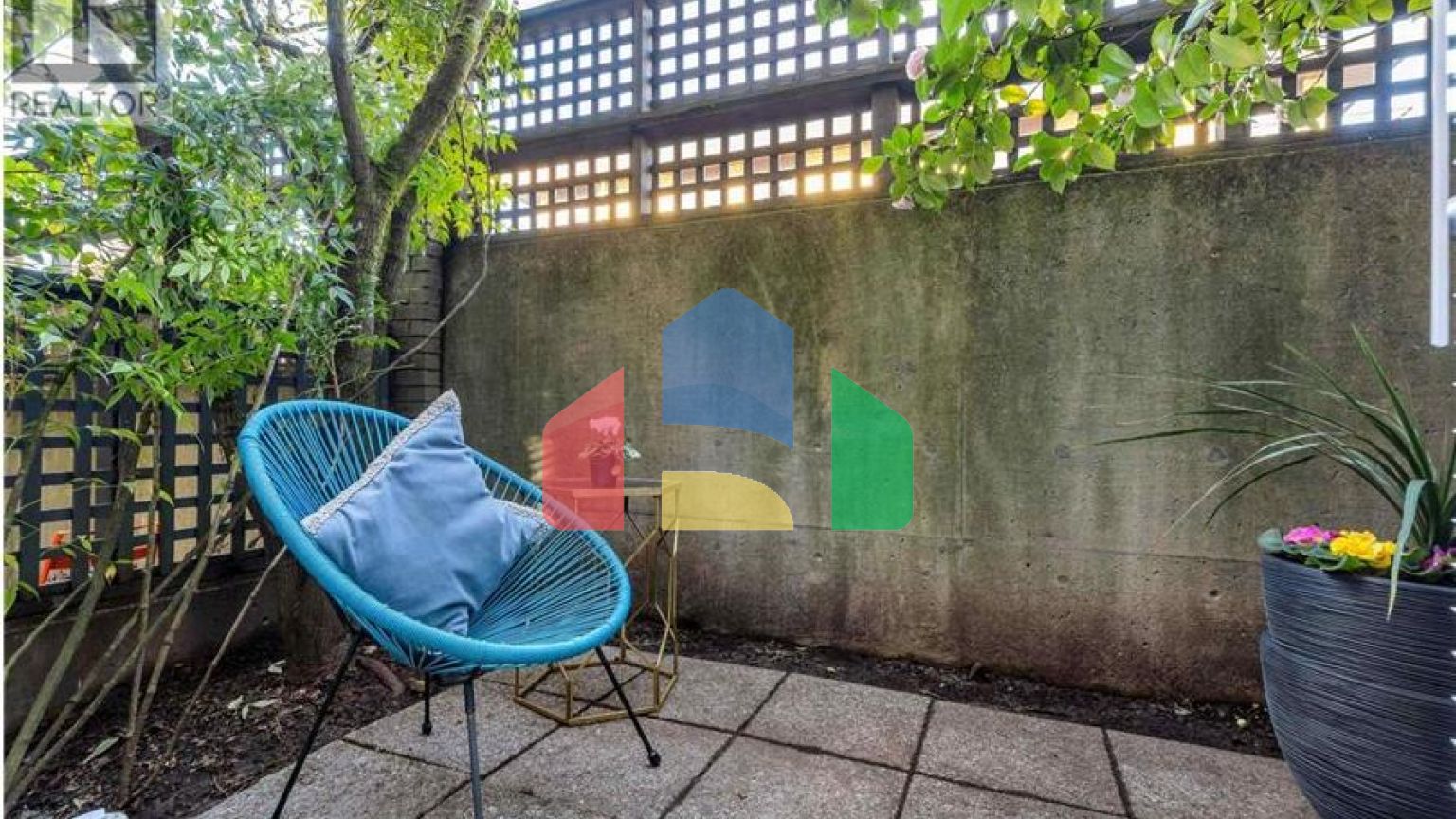 Residential - Townhouse - North Vancouver, Canada - Canada