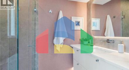 Residential - Townhouse - North Vancouver, Canada - Canada