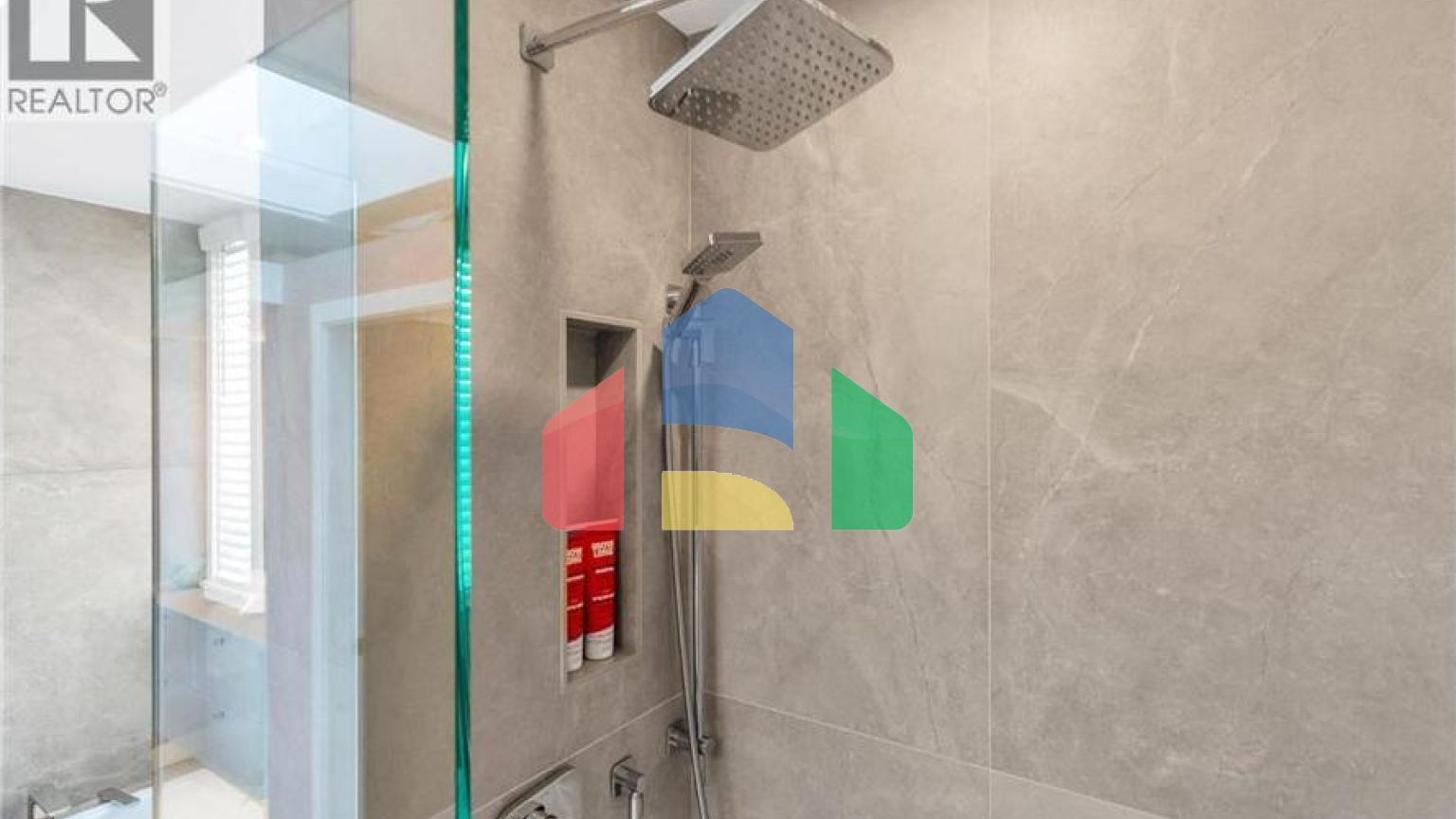 Residential - Townhouse - North Vancouver, Canada - Canada