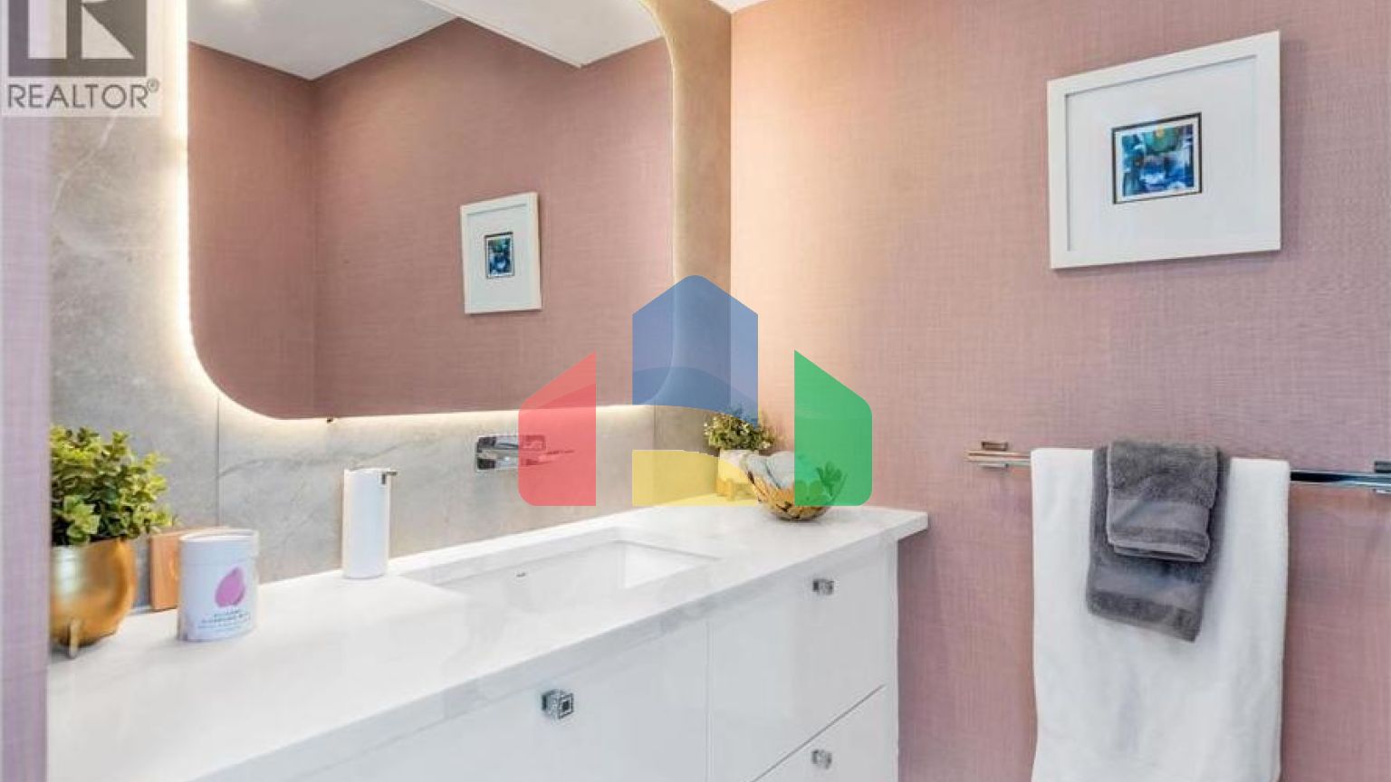 Residential - Townhouse - North Vancouver, Canada - Canada