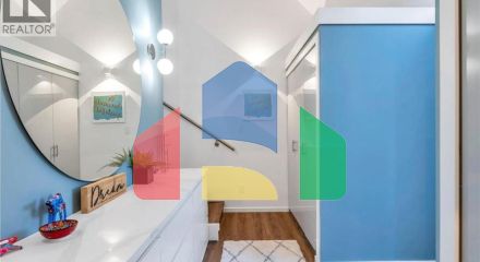 Residential - Townhouse - North Vancouver, Canada - Canada